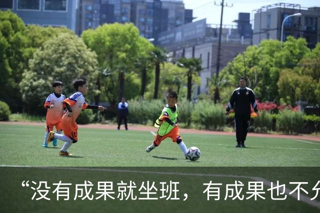 “没有成果就坐班，有成果也不允许抵扣”：四川某高校坐班制惹争议，青椒的压力困境远不止一张考勤表！